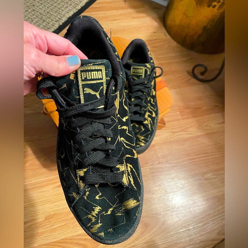 Puma shoes black suede brush emboss gold metallic fun hike tennis skater unisex